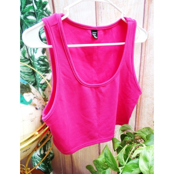 SHEIN Tops - NEW Hot pink ribbed cropped tank top 💕